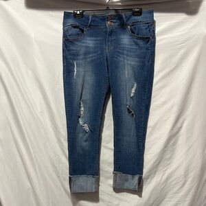 Trendy Distressed Ankle Jeans in Blue